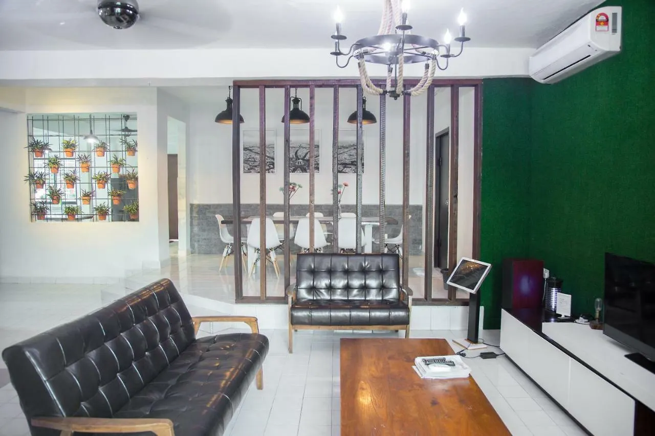 Desvan Villa Johor Bahru Guest house